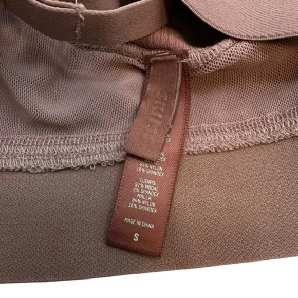 SKIMS Soft Lounge Bralette - Picture 4 of 5